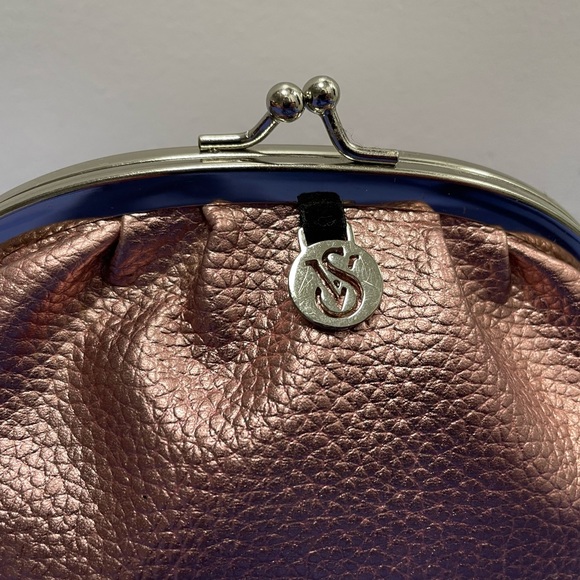 VS VICTORIA'S SECRET ROSE GOLD POUCH W/ KISS LOCK CLOSURE 6 IN X 4 IN X 2.5 - Picture 3 of 7